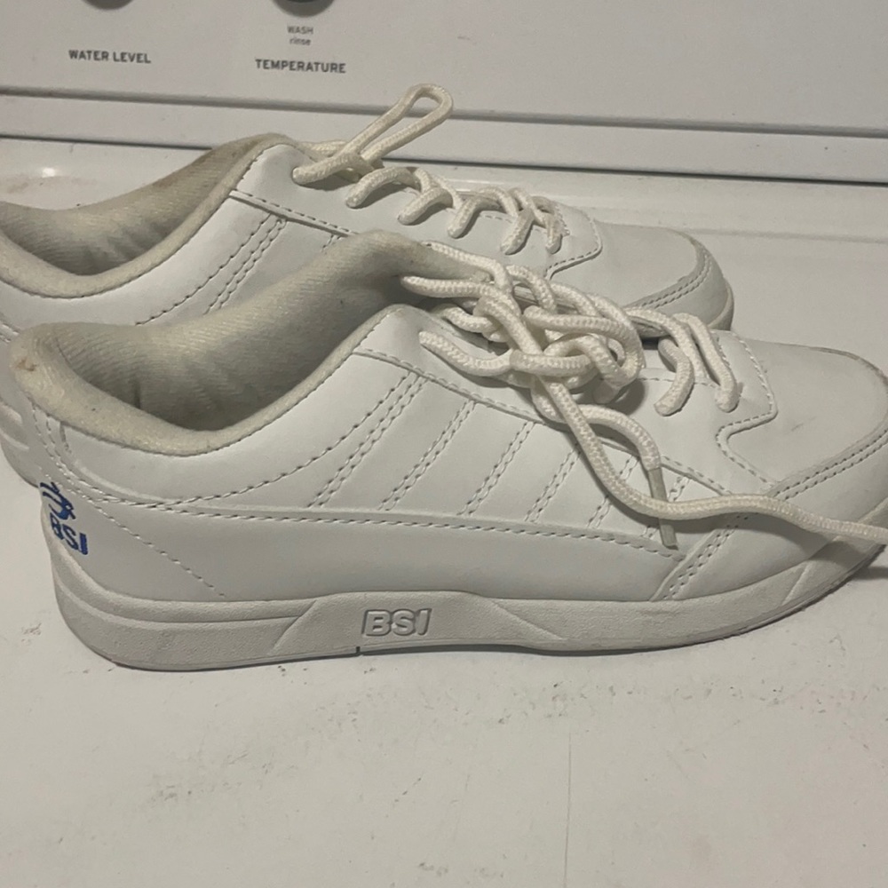 Bowling shoes